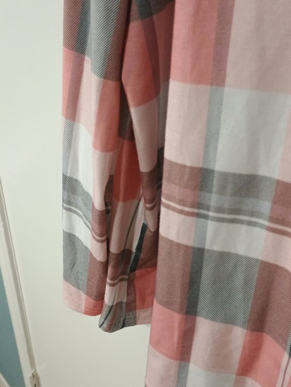 Soft Plaid Long Sleeve Tunic Top Pink Gray White Split Neck Lightweight Blouse - Picture 5 of 5